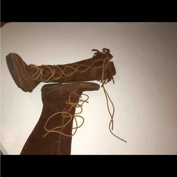 🪶Minnetonka Suede Knee-High Boots 🪶 - Picture 6 of 10